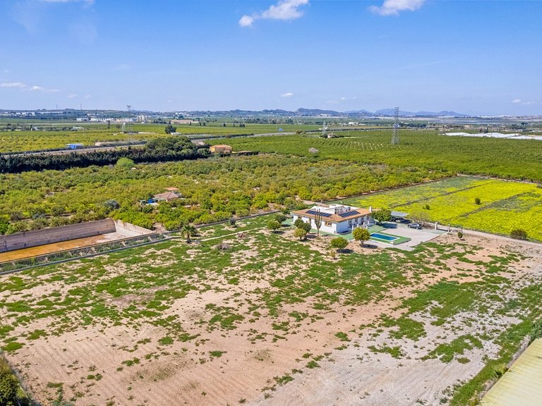 Villa for Sale in Los Montesinos, Alicante 39