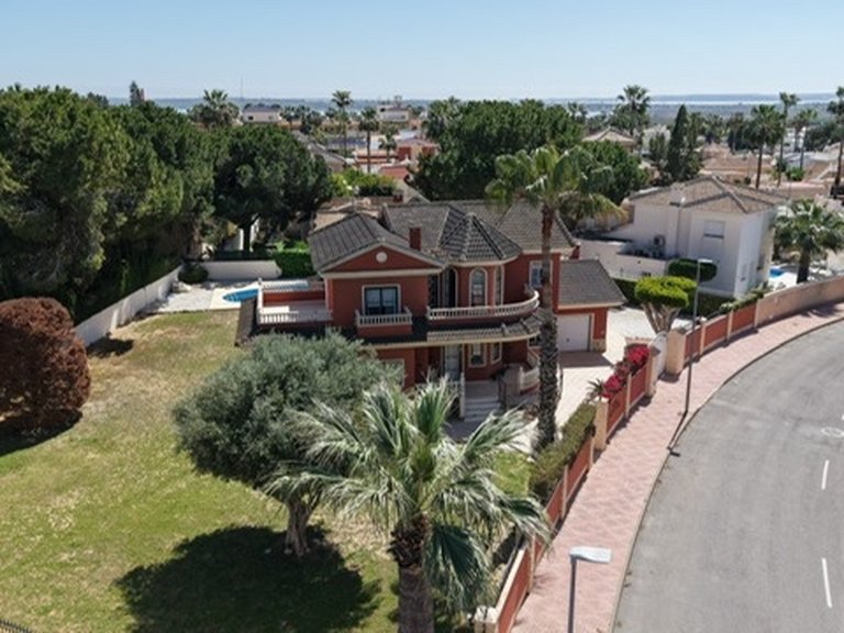 Villa for Sale in Ciudad Quesada, Alicante 32