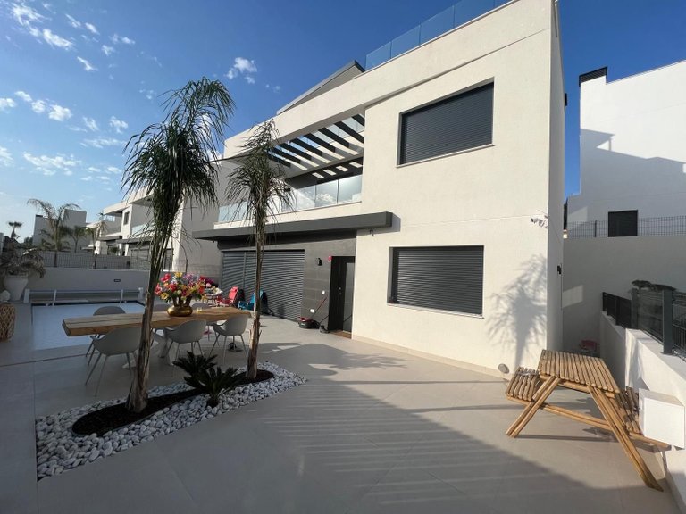 Villa for Sale in Algorfa, Alicante 1