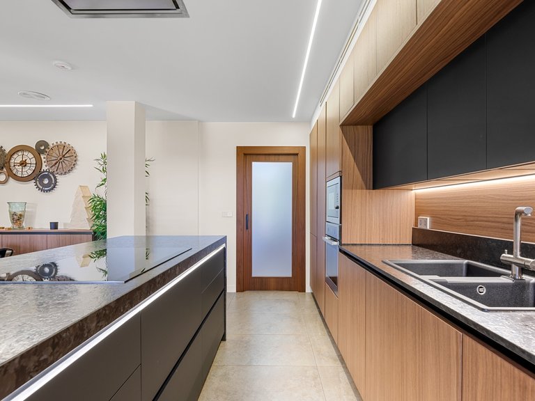 Villa for Sale in Elche, Alicante 25