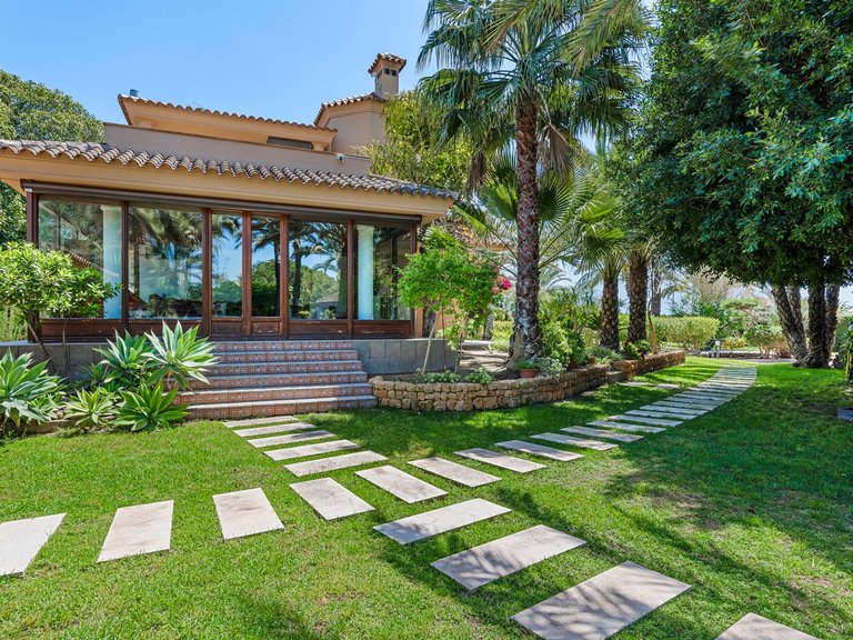Villa for Sale in Elche, Alicante 39