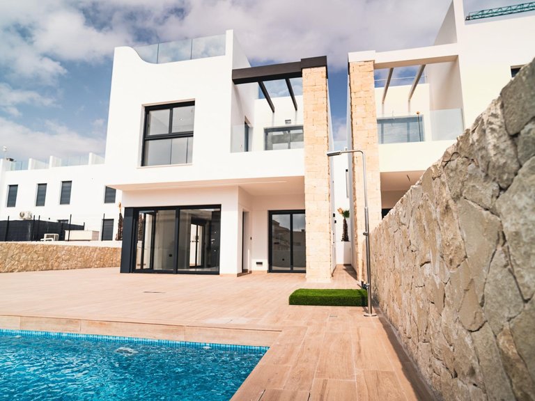 Villa for Sale in Punta Prima, Alicante 4