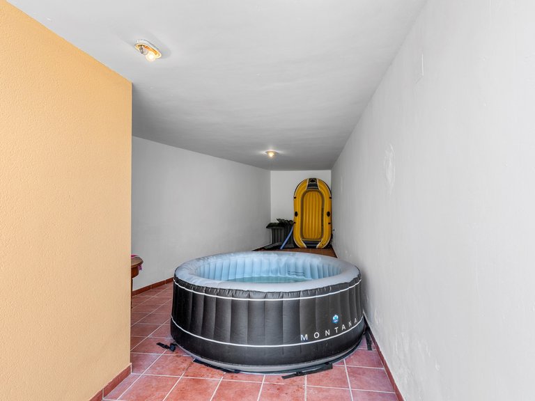 Villa for Sale in Alfaz Del Pi, Alicante 32