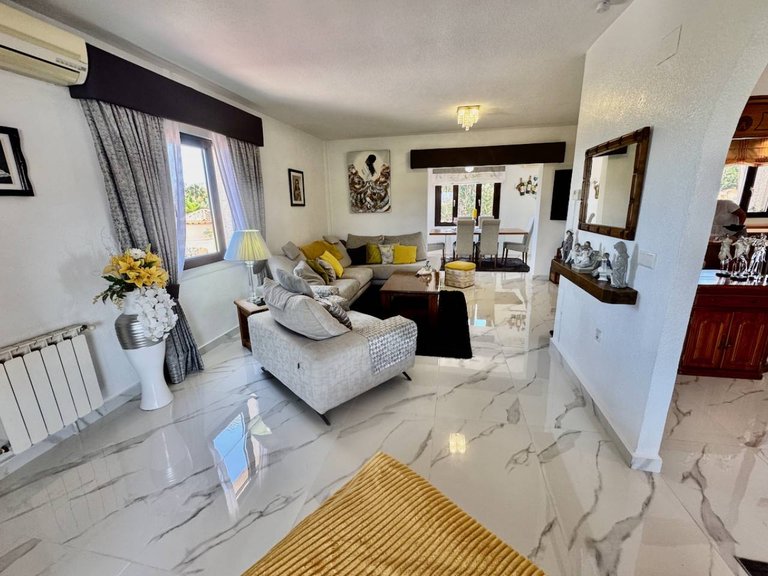 Villa for Sale in Algorfa, Alicante 3