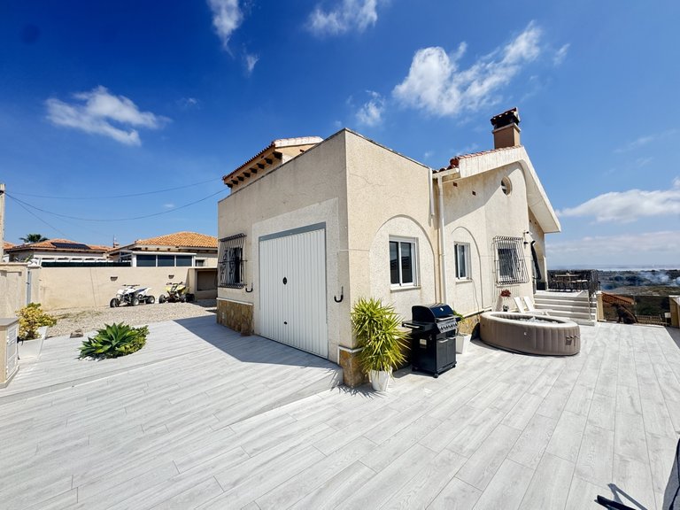 Villa for Sale in San Miguel De Salinas, Alicante 3