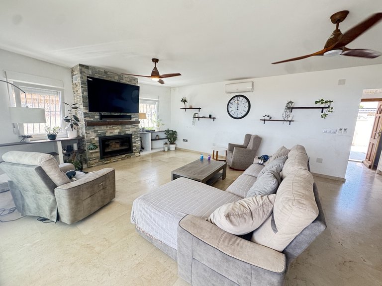 Villa for Sale in San Miguel De Salinas, Alicante 7