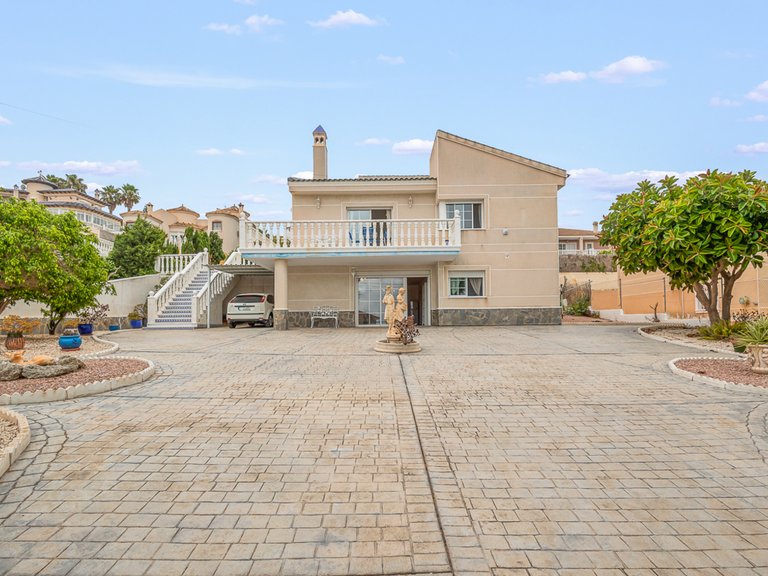 Villa for Sale in Algorfa, Alicante 2