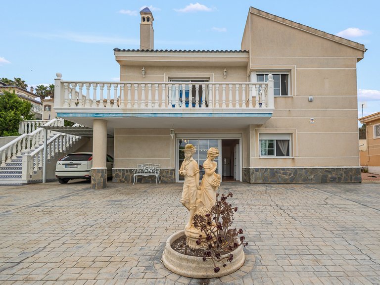 Villa for Sale in Algorfa, Alicante 3