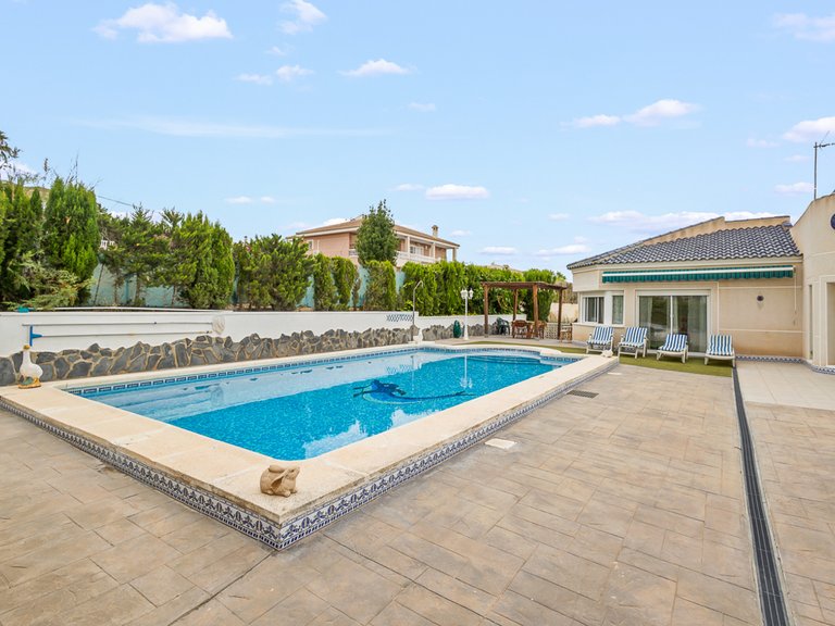 Villa for Sale in Algorfa, Alicante 11