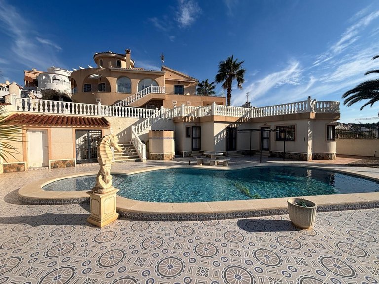 Villa for Sale in Ciudad Quesada, Alicante 1