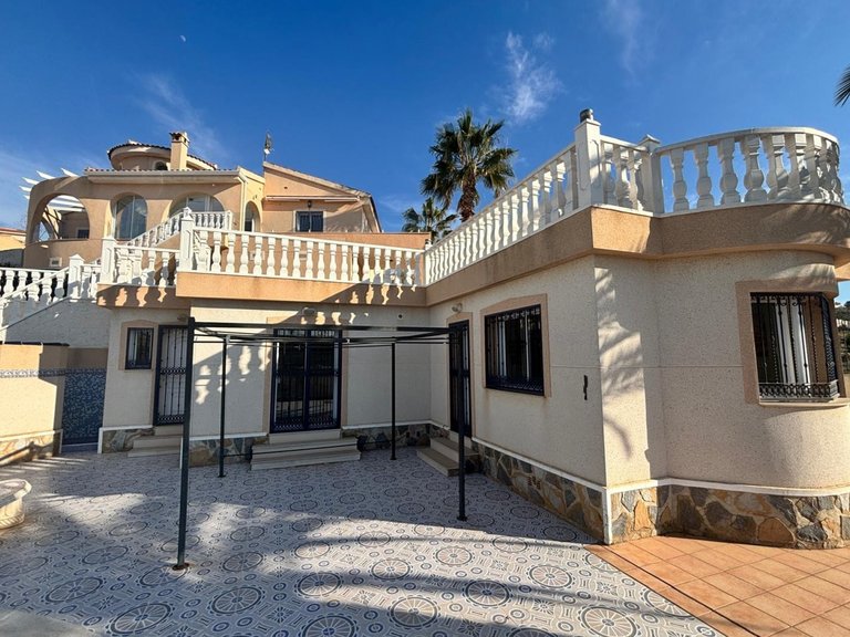 Villa for Sale in Ciudad Quesada, Alicante 2