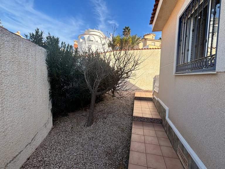 Villa for Sale in Ciudad Quesada, Alicante 32