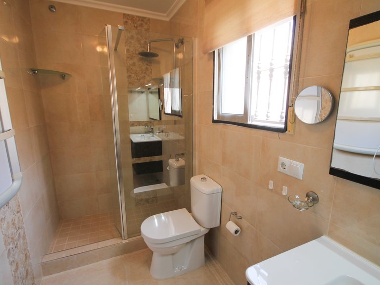 Town House for Sale in Villamartin, Alicante 11