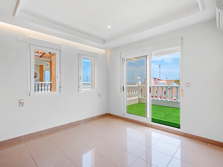 Villa for Sale in Torrevieja, Alicante 27