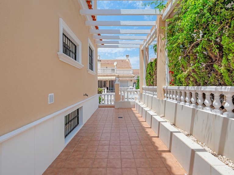 Villa for Sale in Torrevieja, Alicante 37