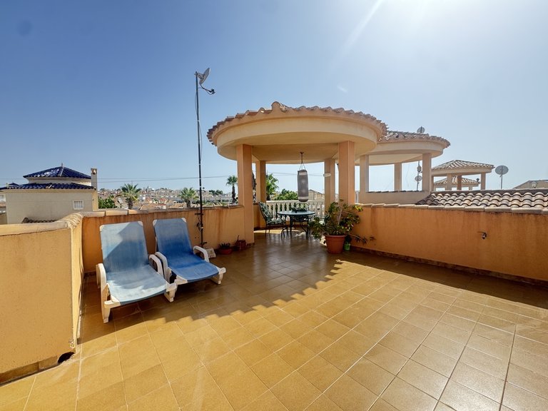 Villa for Sale in Villamartin, Alicante 4