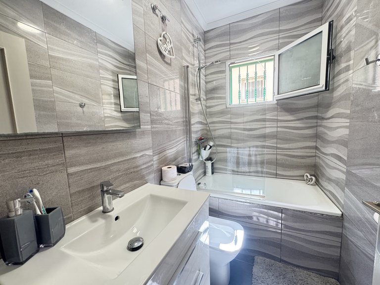 Villa for Sale in Villamartin, Alicante 9