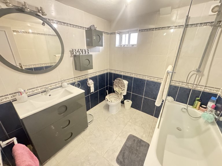 Villa for Sale in Villamartin, Alicante 18