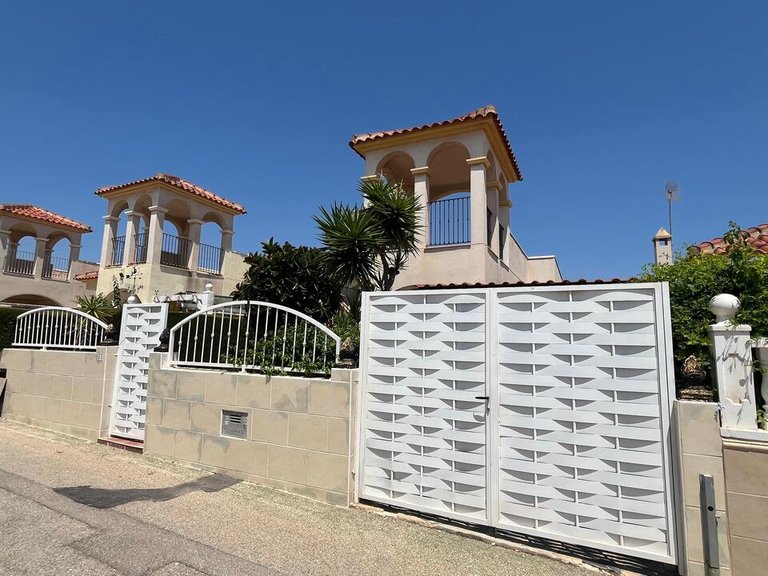 Villa for Sale in Algorfa, Alicante 18