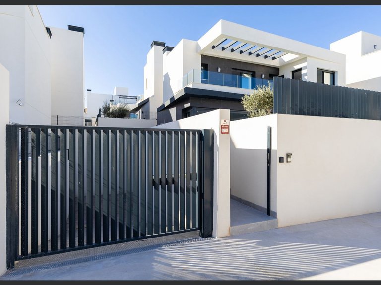 Villa for Sale in Algorfa, Alicante 32