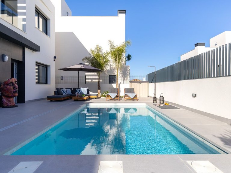 Villa for Sale in Algorfa, Alicante 1