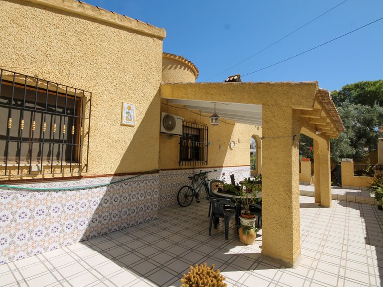 Villa for Sale in Villamartin, Alicante 5