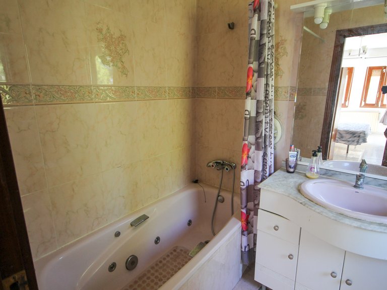 Villa for Sale in Villamartin, Alicante 23