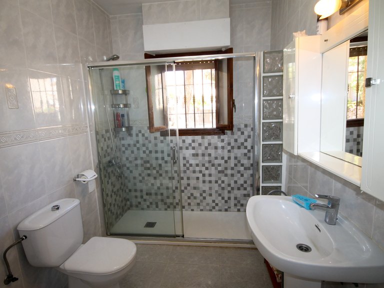 Villa for Sale in Villamartin, Alicante 32