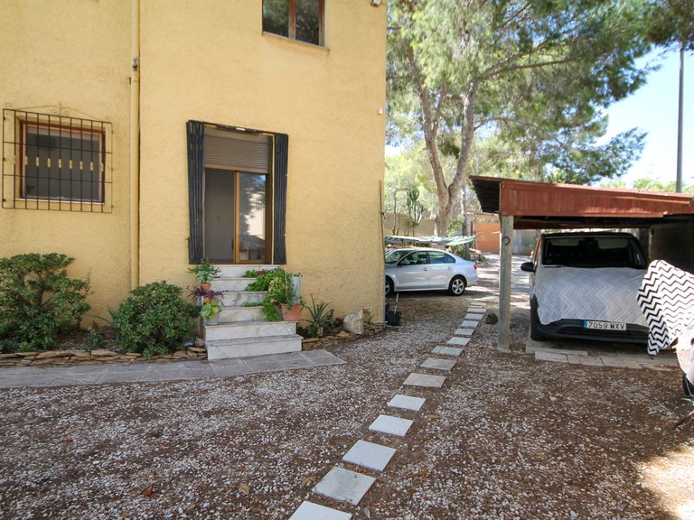 Villa for Sale in Villamartin, Alicante 39