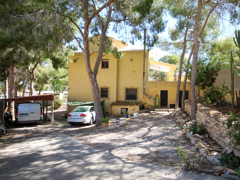 Villa for Sale in Villamartin, Alicante 41