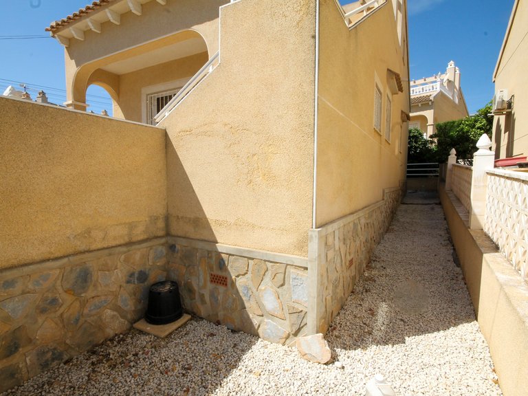 Villa for Sale in Villamartin, Alicante 21