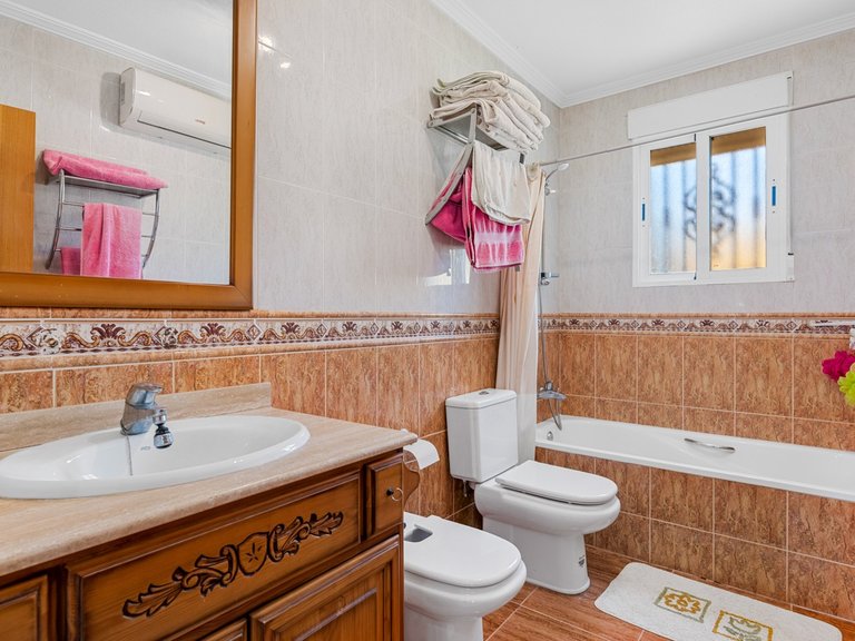 Villa for Sale in Jacarilla, Alicante 25