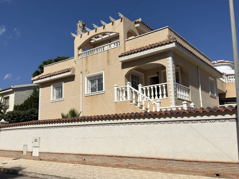 Villa for Sale in Ciudad Quesada, Alicante 1