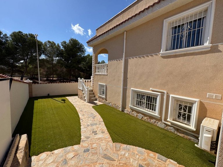 Villa for Sale in Ciudad Quesada, Alicante 32
