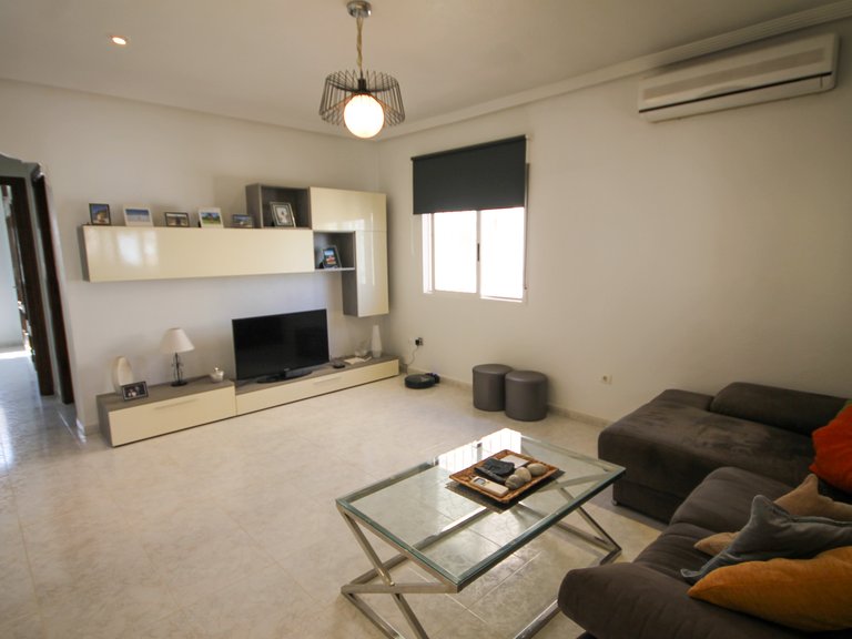 Villa for Sale in Villamartin, Alicante 5