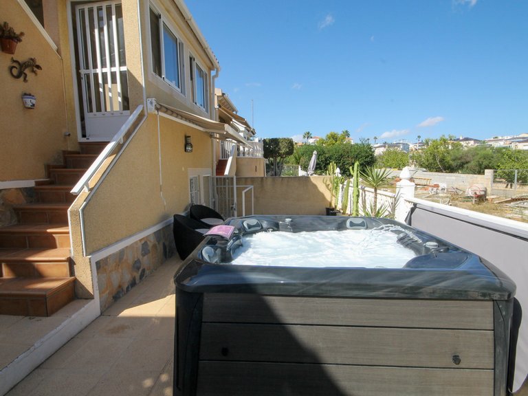 Villa for Sale in Villamartin, Alicante 24