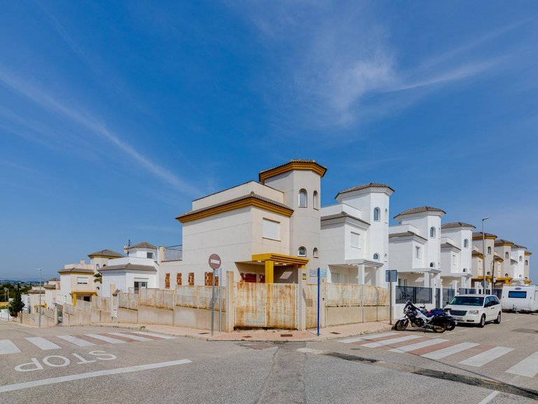Villa for Sale in La Marina, Alicante 42