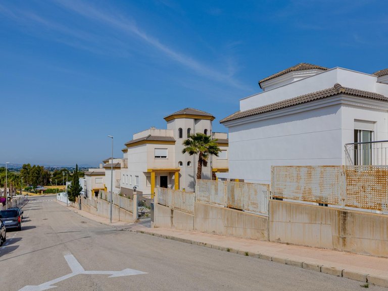 Villa for Sale in La Marina, Alicante 45