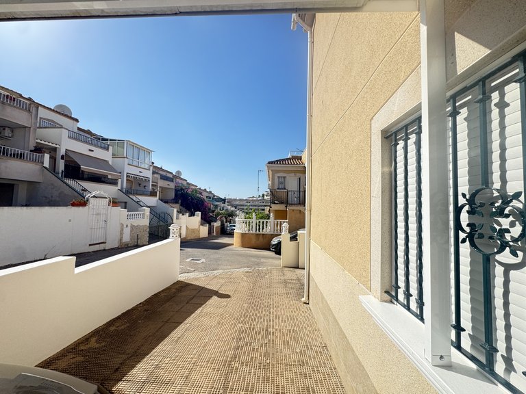 Villa for Sale in Villamartin, Alicante 4