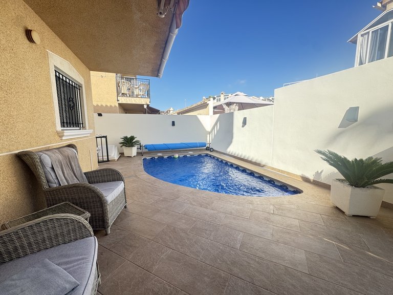 Villa for Sale in Villamartin, Alicante 8