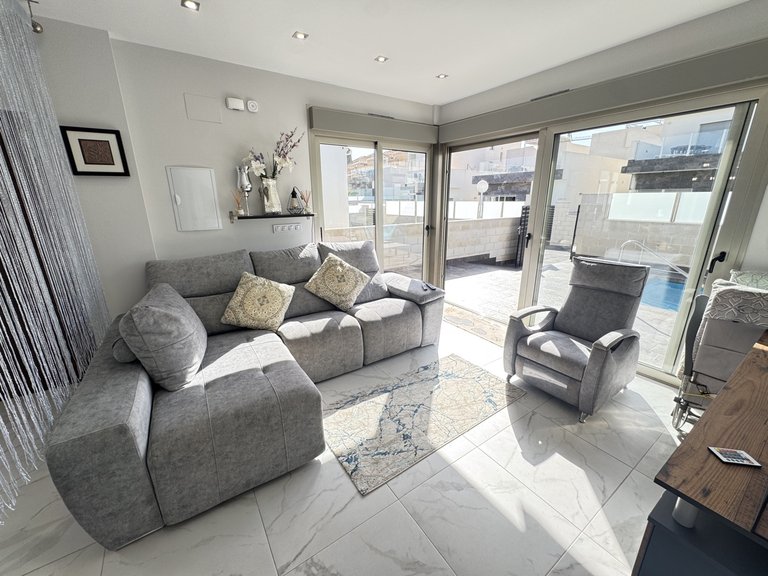 Villa for Sale in Villamartin, Alicante 3