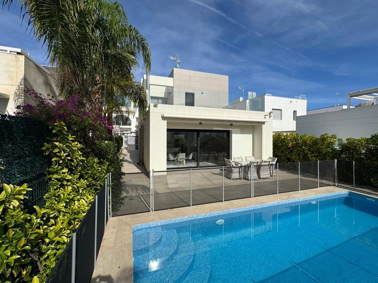 Villa for Sale in Ciudad Quesada, Alicante 1