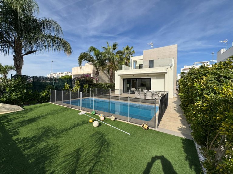 Villa for Sale in Ciudad Quesada, Alicante 20