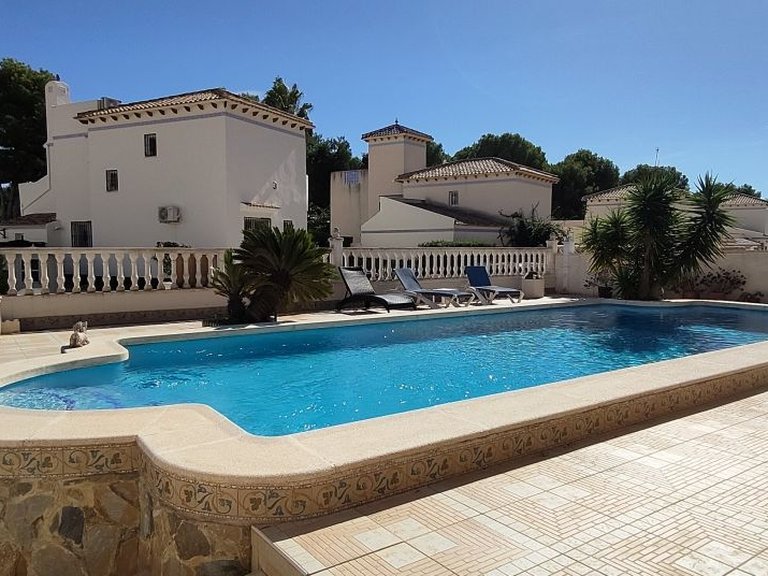 Villa for Sale in Las Ramblas, Alicante 1