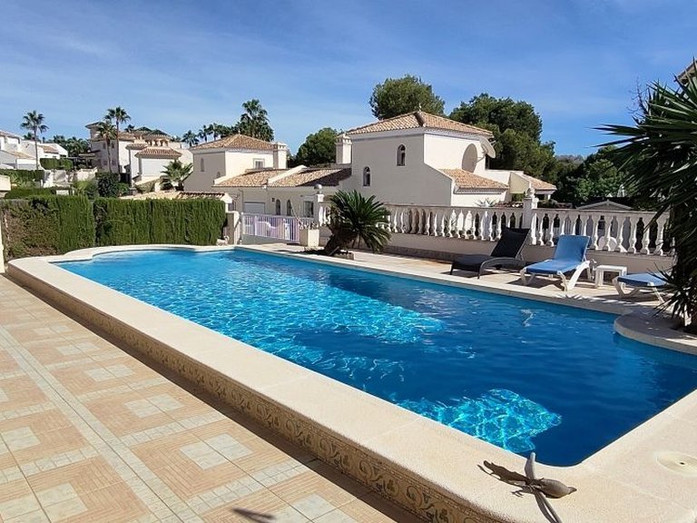 Villa for Sale in Las Ramblas, Alicante 5