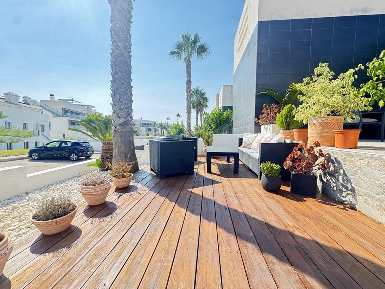 Villa for Sale in Villamartin, Alicante 28