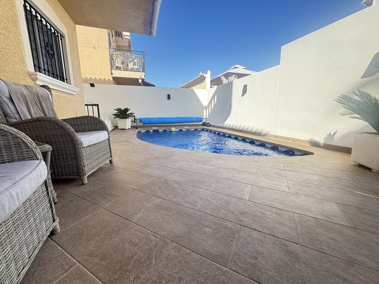 Villa for Sale in Villamartin, Alicante 33