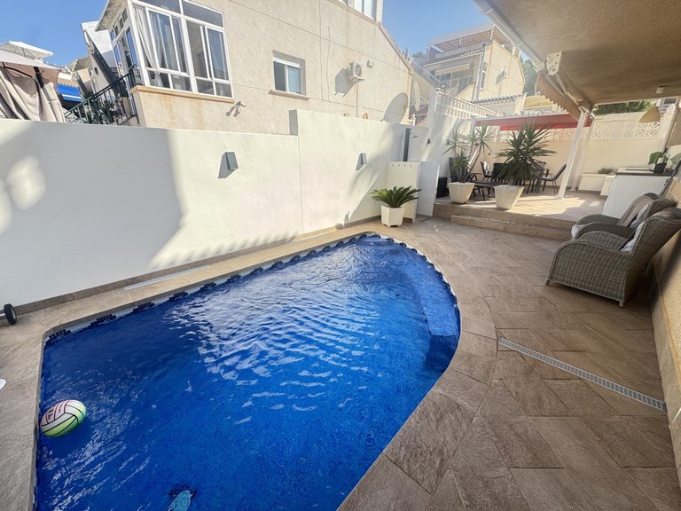 Villa for Sale in Villamartin, Alicante 34