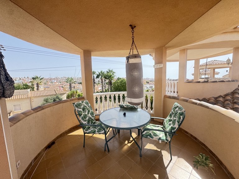 Villa for Sale in Villamartin, Alicante 22