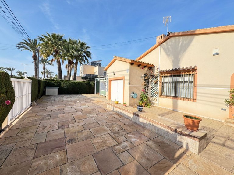Villa for Sale in Cabo Roig, Alicante 21